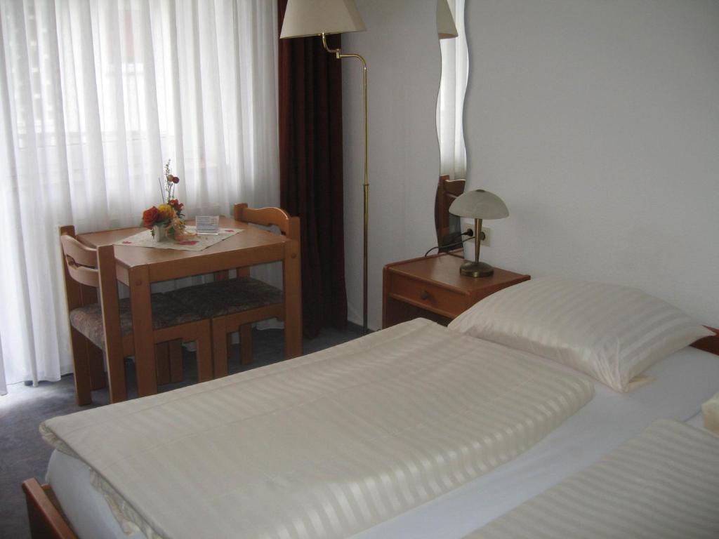 Hotel Alt-Holzhausen Bad Pyrmont Habitación foto